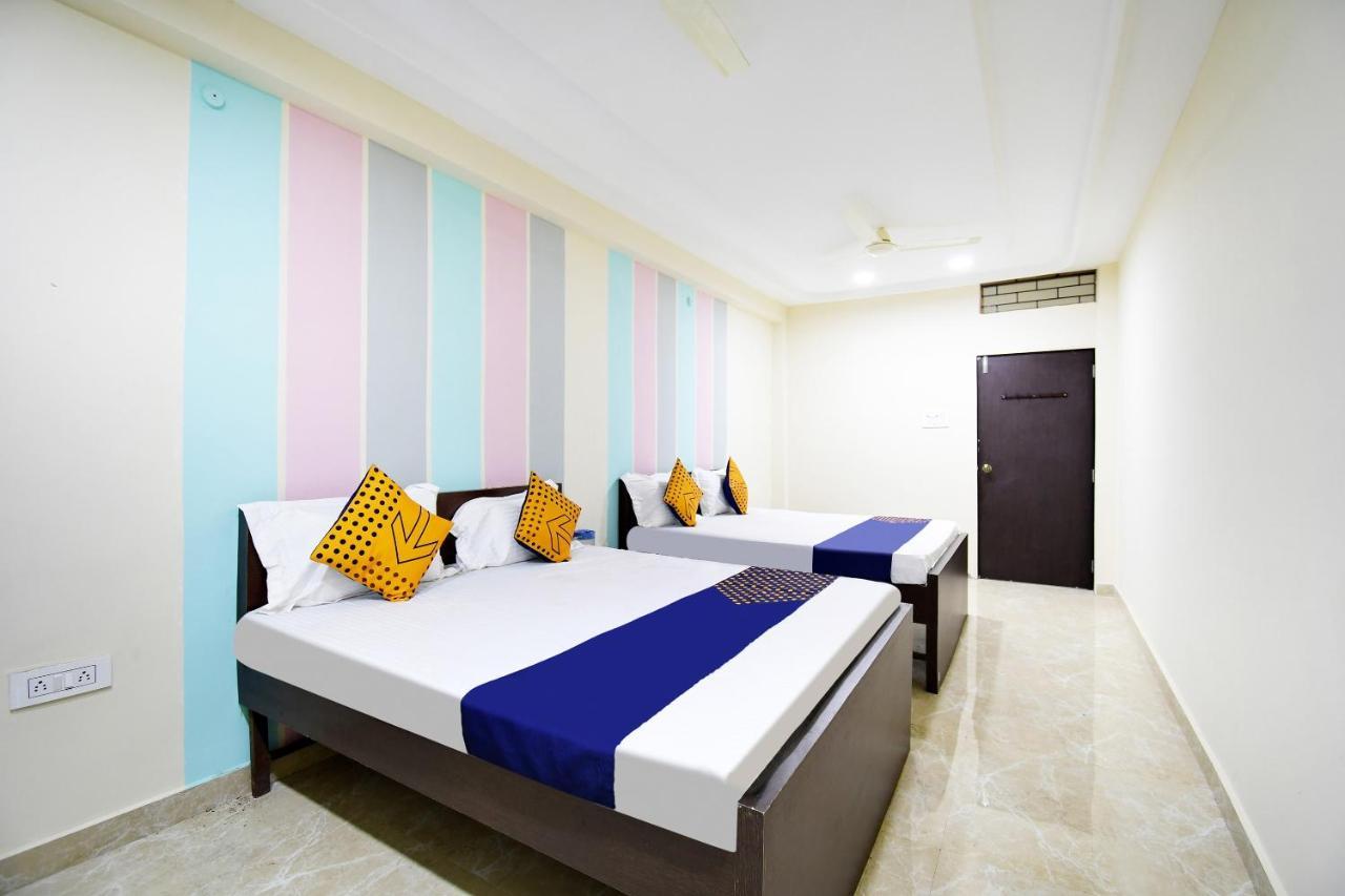 Spot On 67472 Anant Palace Hotel Raj Nandgaon ภายนอก รูปภาพ
