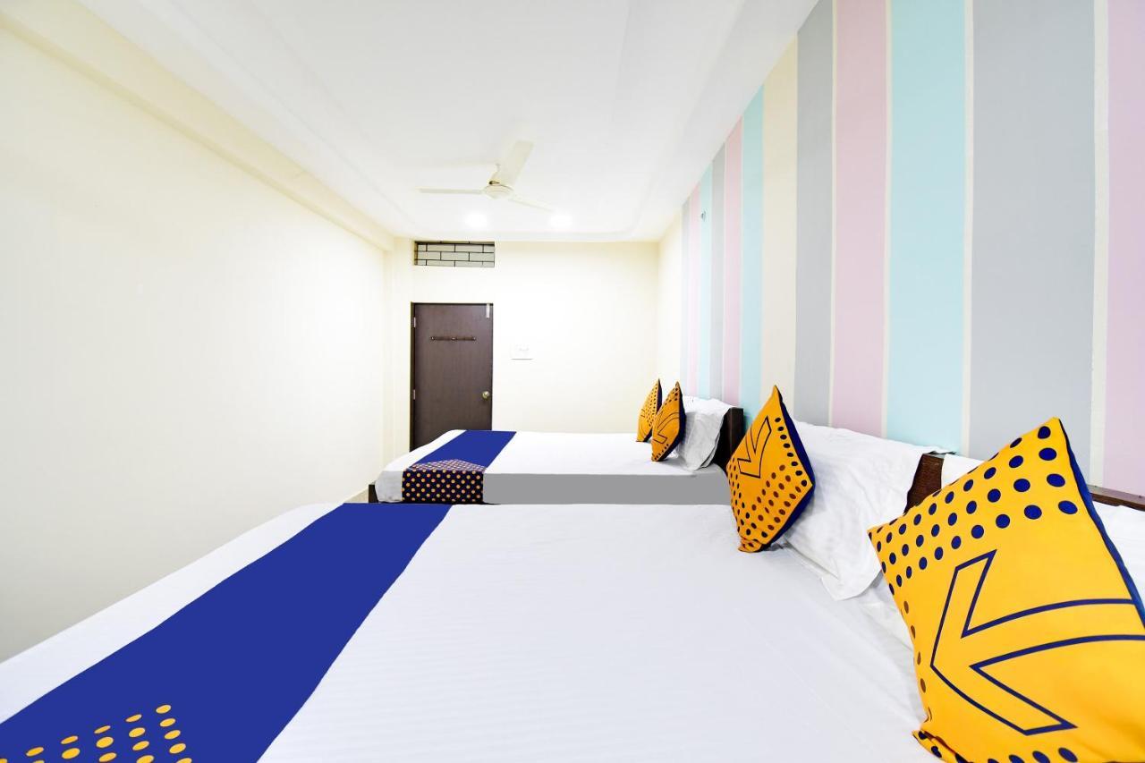 Spot On 67472 Anant Palace Hotel Raj Nandgaon ภายนอก รูปภาพ